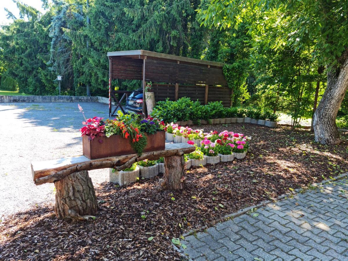 Hotel Landgasthof Fromm Untergruppenbach ภายนอก รูปภาพ