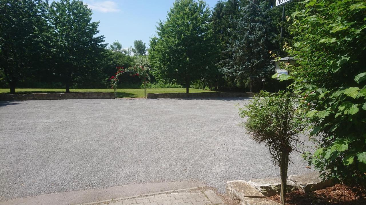 Hotel Landgasthof Fromm Untergruppenbach ภายนอก รูปภาพ